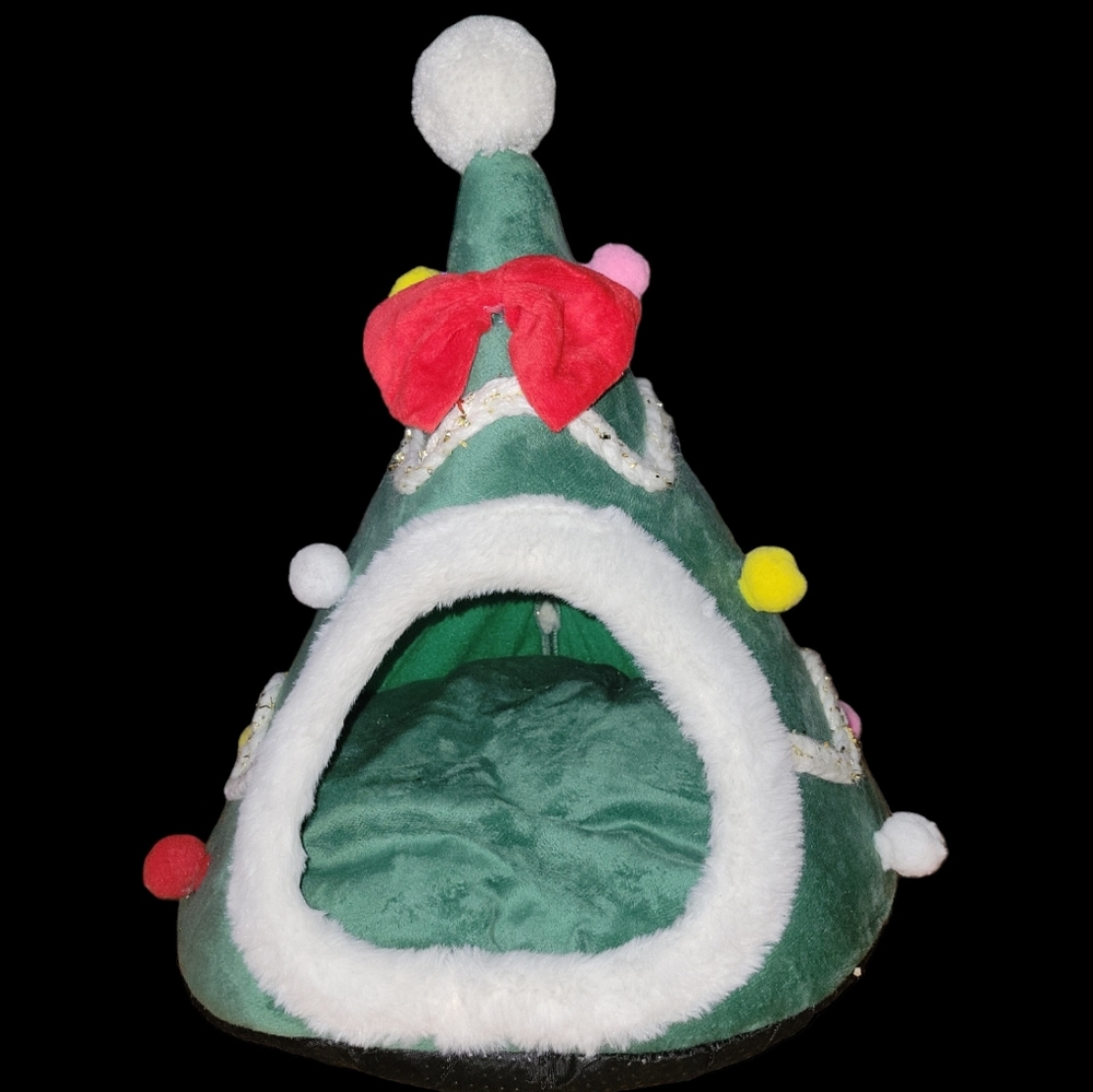Christmas Tree Cat Den